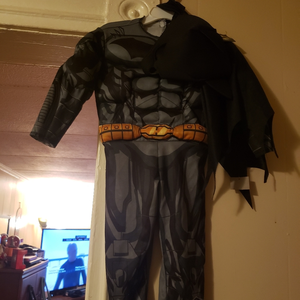 2t 3 Rubies complete batman custome for toddler